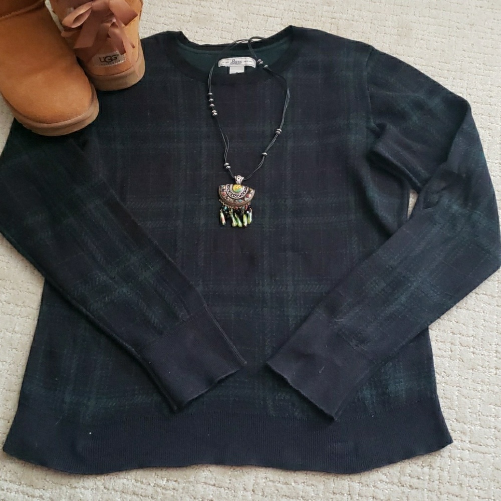 Hunter Green and navy Bass sweater